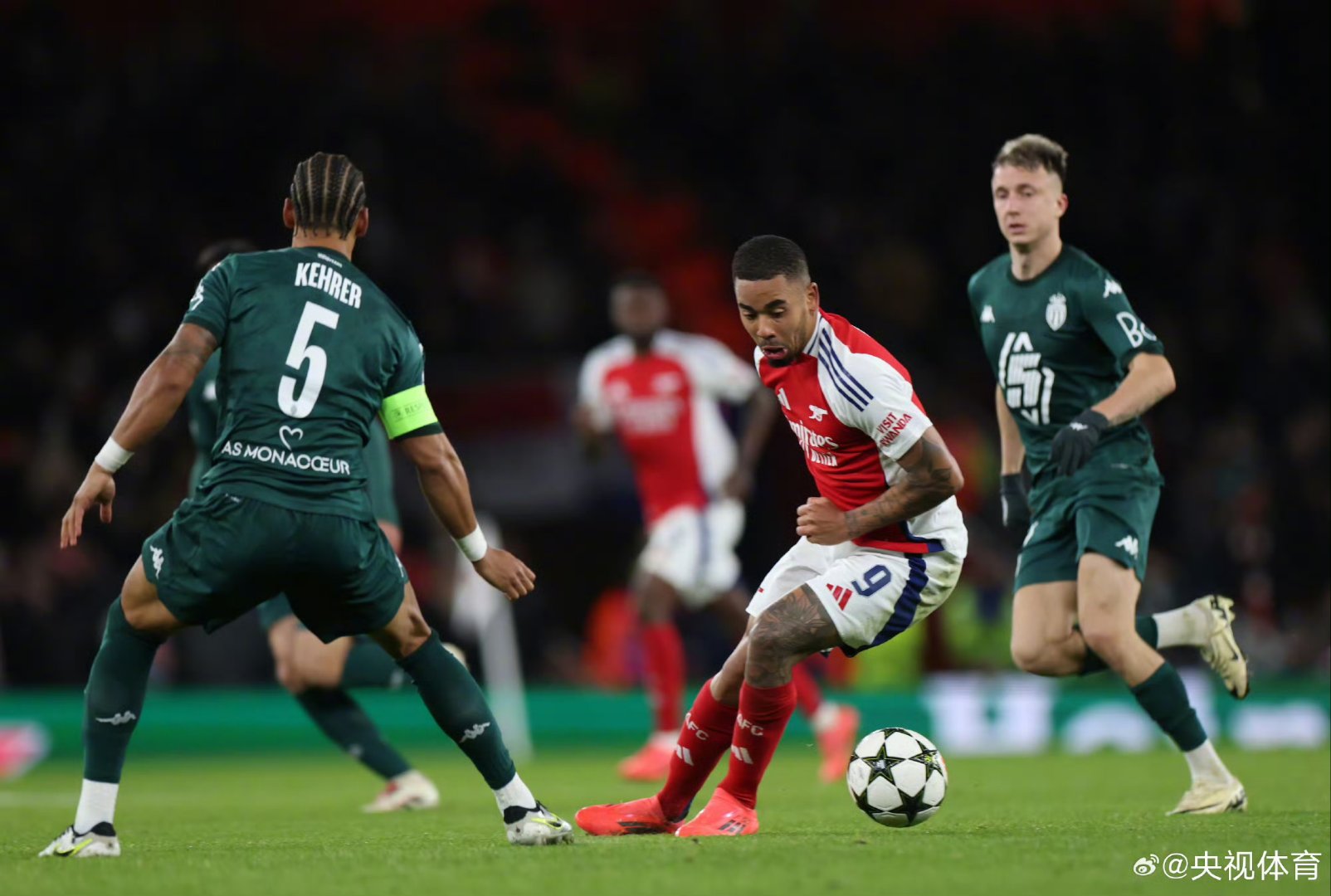 包含冲刺阶段摩纳哥备战欧冠，状态回暖细节曝光，悬念犹存，纪律约束更严格的词条